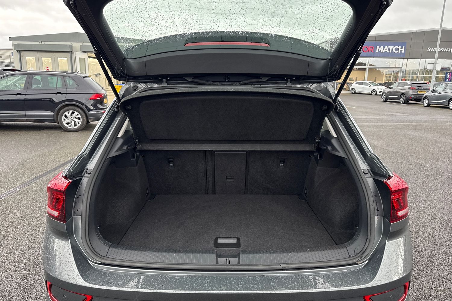 Used Volkswagen T-Roc 2023 for sale - 77686929: Photo 7