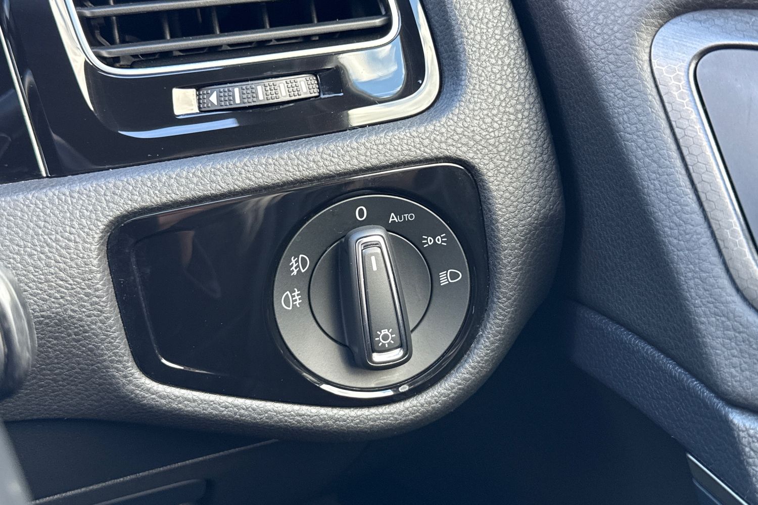 Used Volkswagen Golf 2019 for sale - 76351861: Photo 42