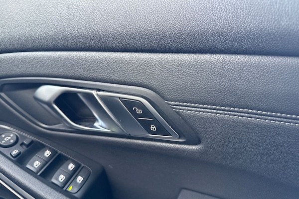 Used BMW 3 Series 2021 for sale - 76346459: Photo 42