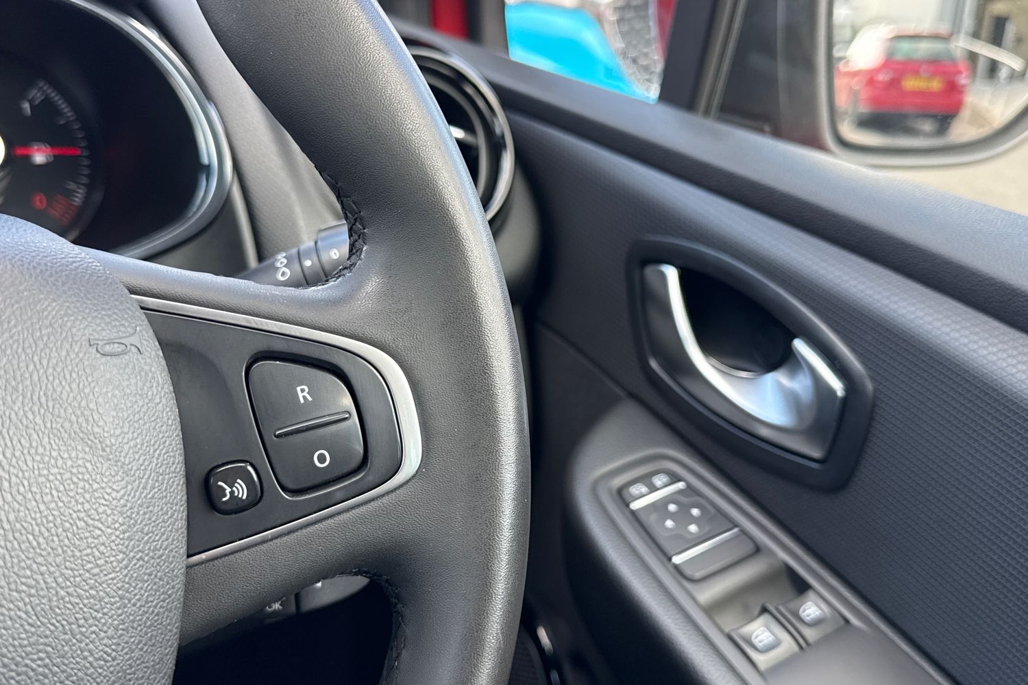 Used Renault Clio 2018 for sale - 78107403: Photo 37