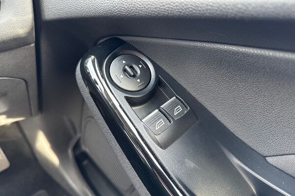 Used Ford Fiesta 2016 for sale - 76236827: Photo 40