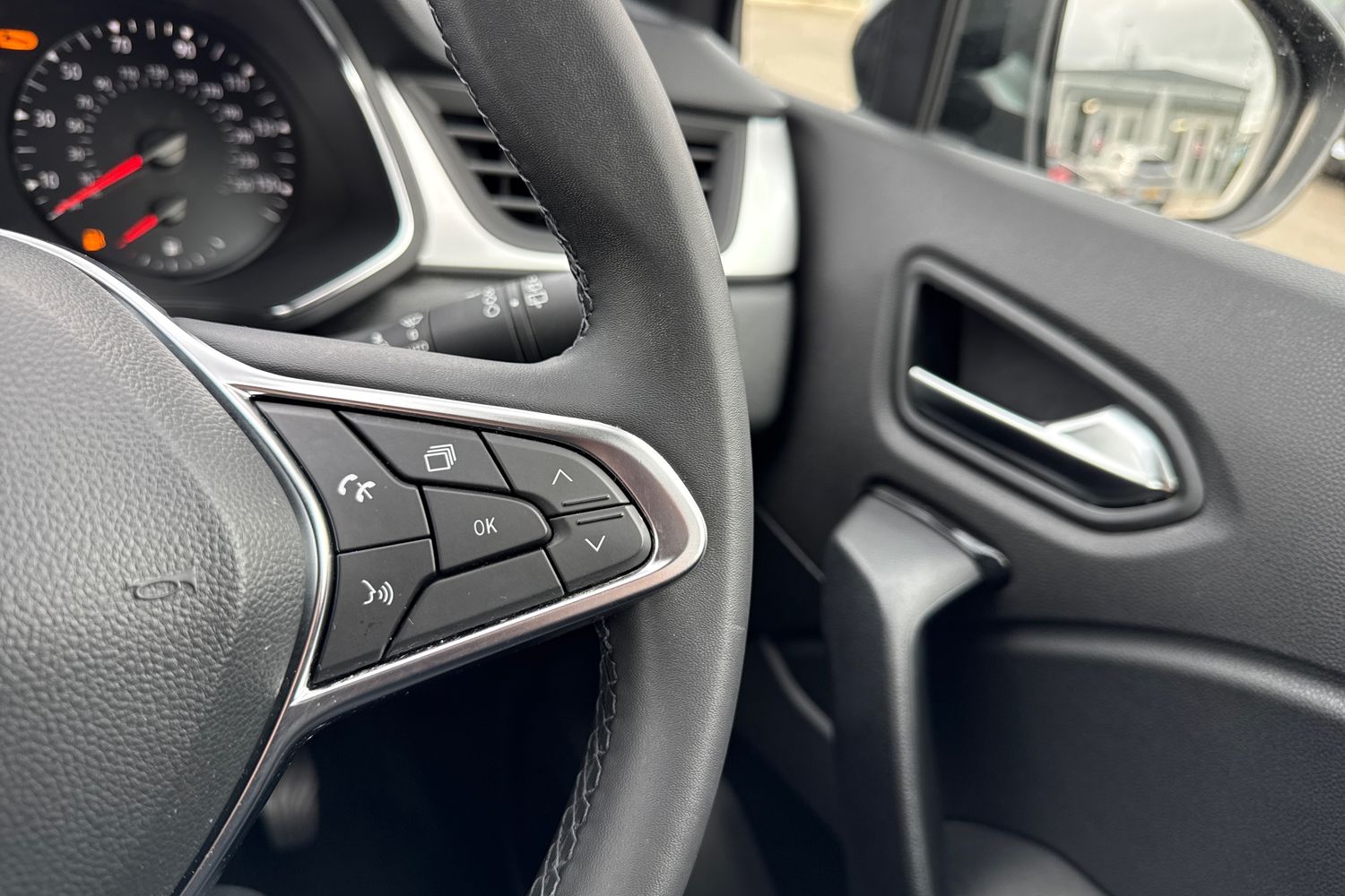 Used Renault Captur 2023 for sale - 77862897: Photo 37