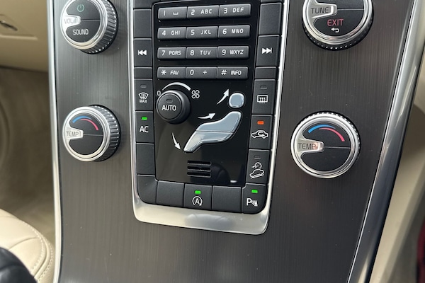 Used Volvo XC60 2014 for sale - 76256996: Photo 22