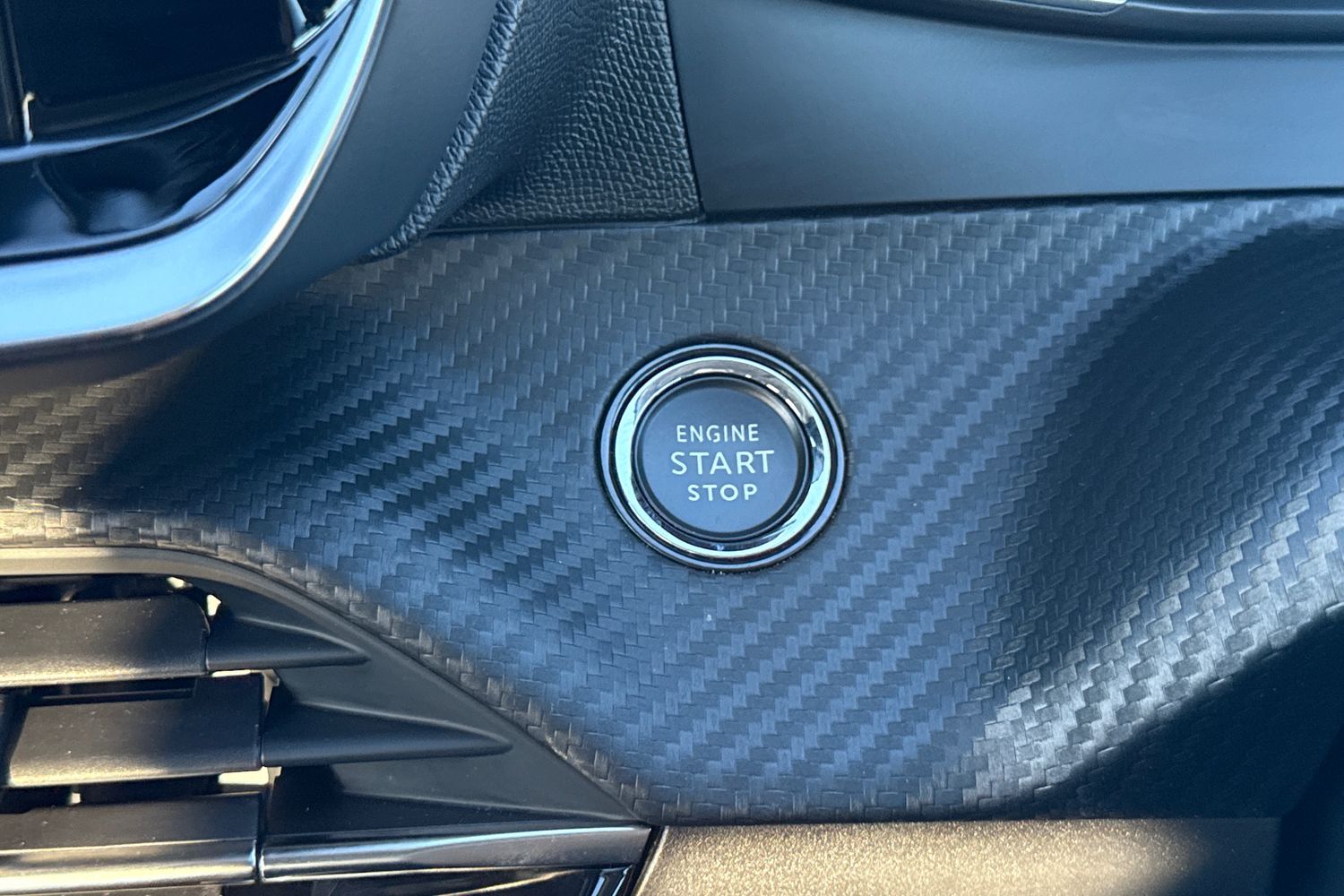 Used Peugeot 2008 2022 for sale - 76649255: Photo 51