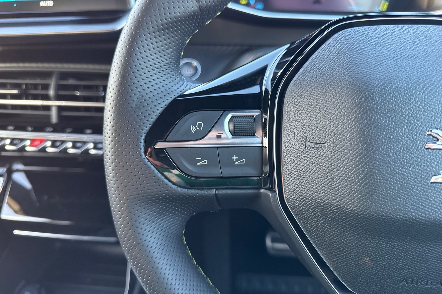 Used Peugeot 2008 2022 for sale - 76929168: Photo 39