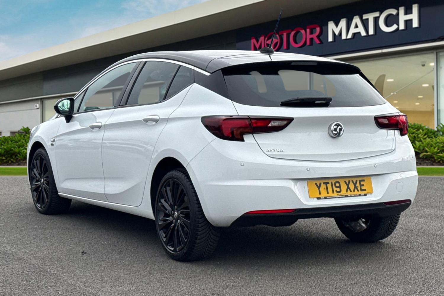 Used Vauxhall Astra 2019 for sale - 77812610: Photo 2