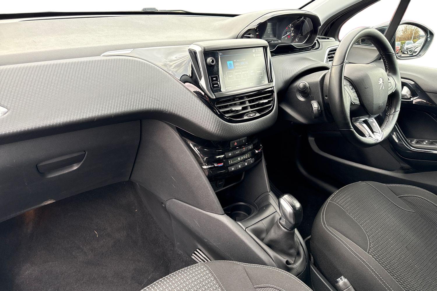 Used Peugeot 208 2019 for sale - 77348279: Photo 15