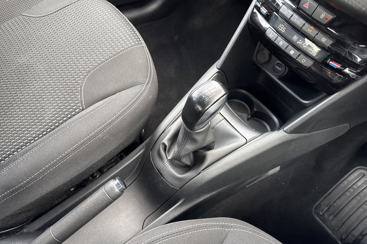 Used Peugeot 208 2019 for sale - 77348279: Photo 56