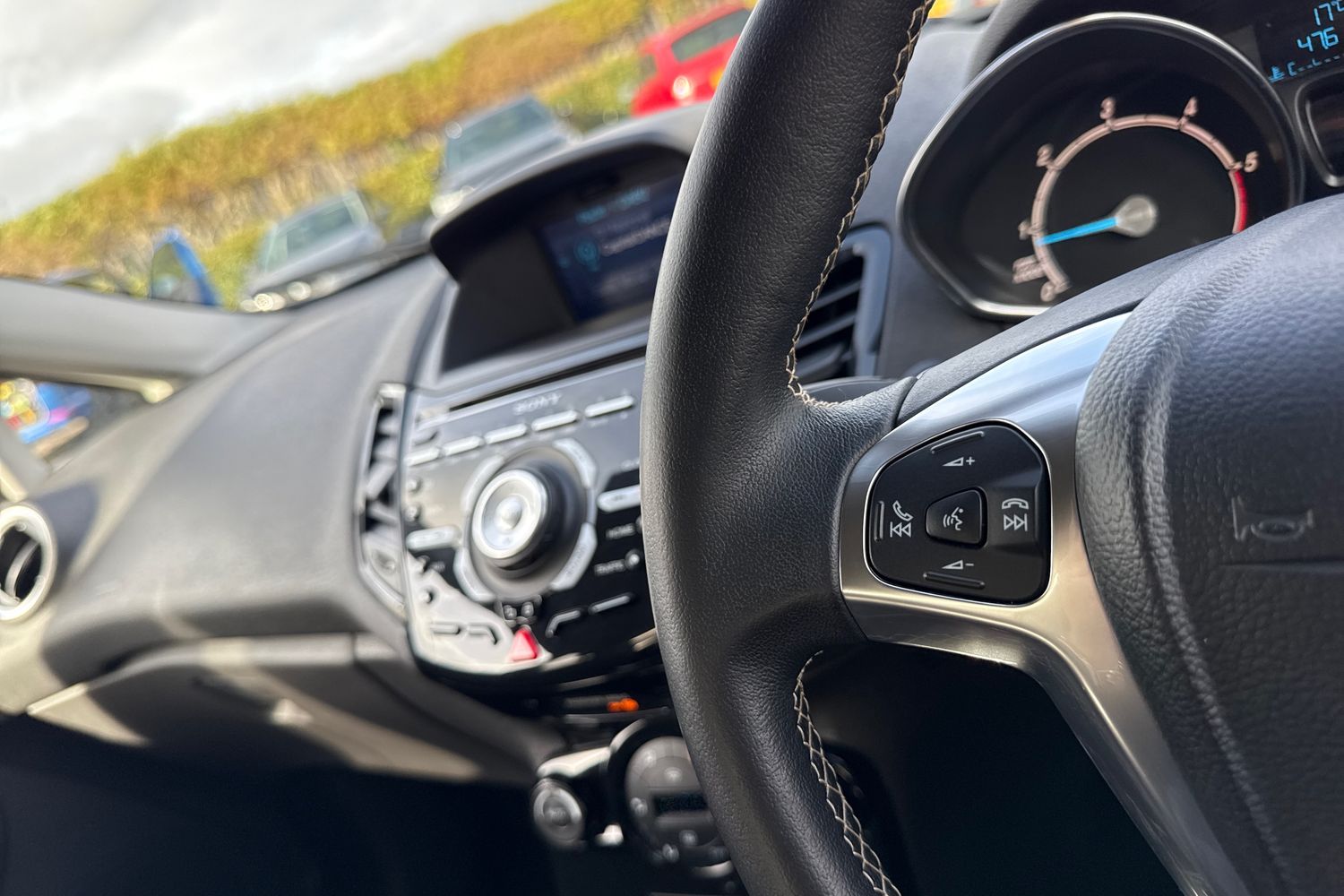 Used Ford Fiesta 2015 for sale - 76469286: Photo 38