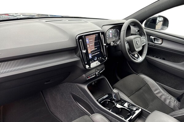 Used Volvo XC40 2022 for sale - 76304683: Photo 15