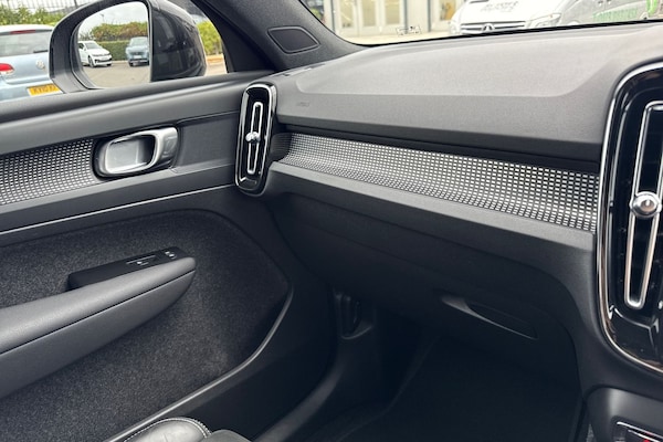 Used Volvo XC40 2022 for sale - 76304683: Photo 60
