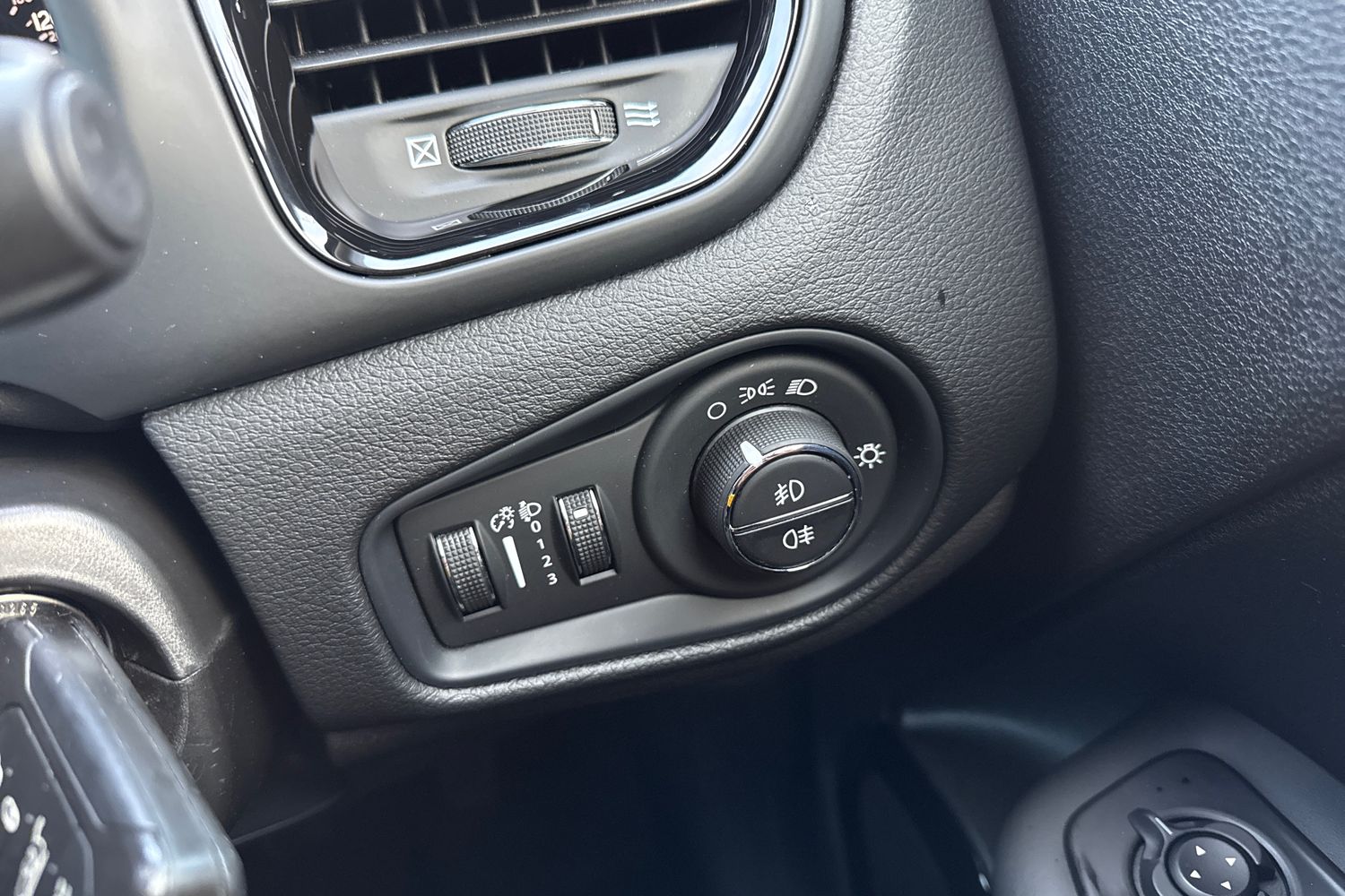 Used Jeep Renegade 2021 for sale - 77093534: Photo 41