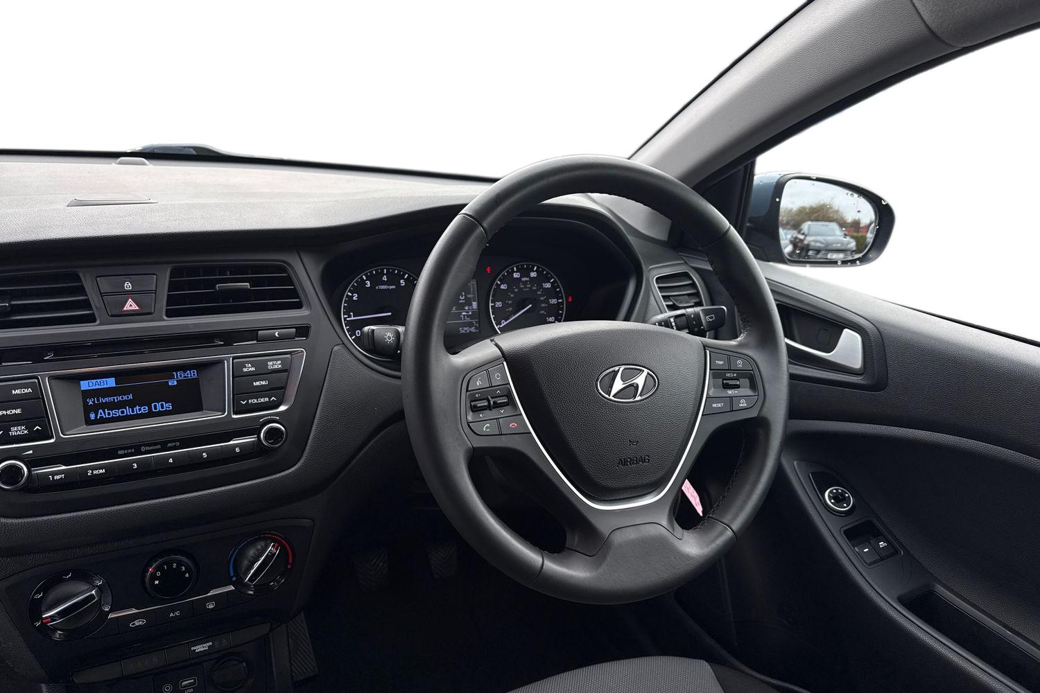 Used Hyundai i20 2017 for sale - 77417759: Photo 17