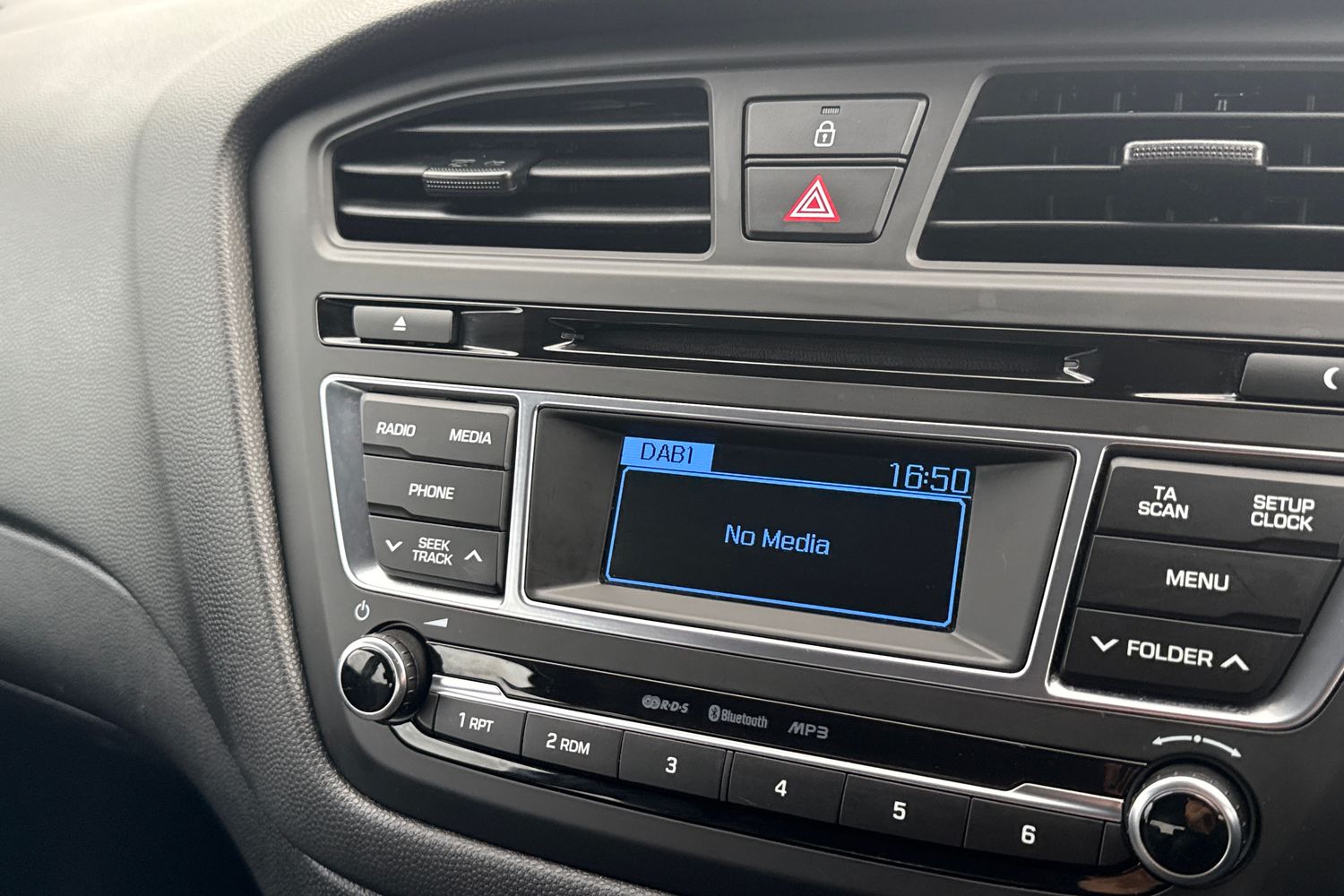 Used Hyundai i20 2017 for sale - 77417759: Photo 42