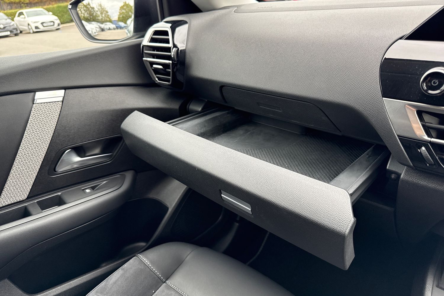 Used Citroen C4 2023 for sale - 76460972: Photo 61