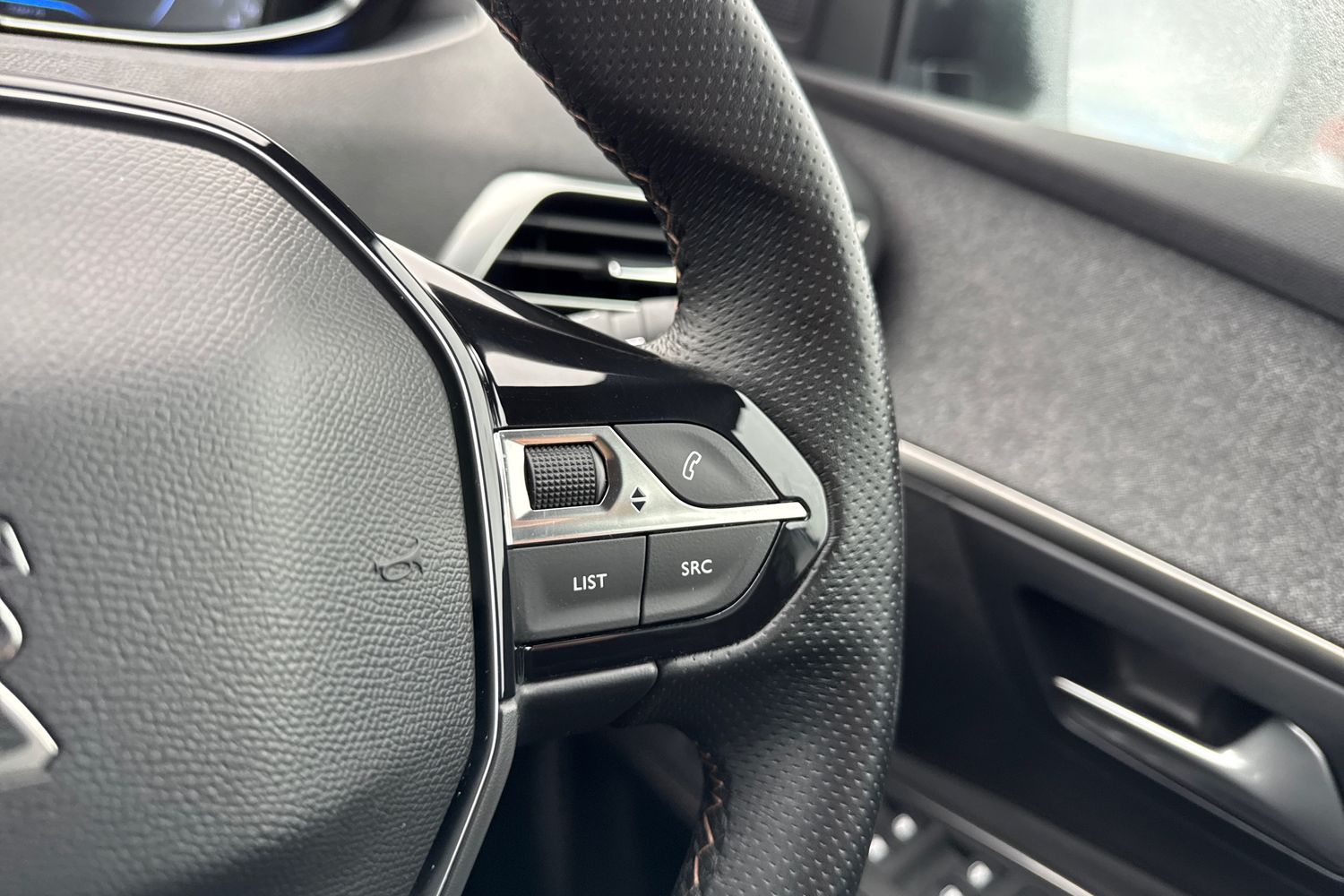 Used Peugeot 3008 2019 for sale - 77220055: Photo 40