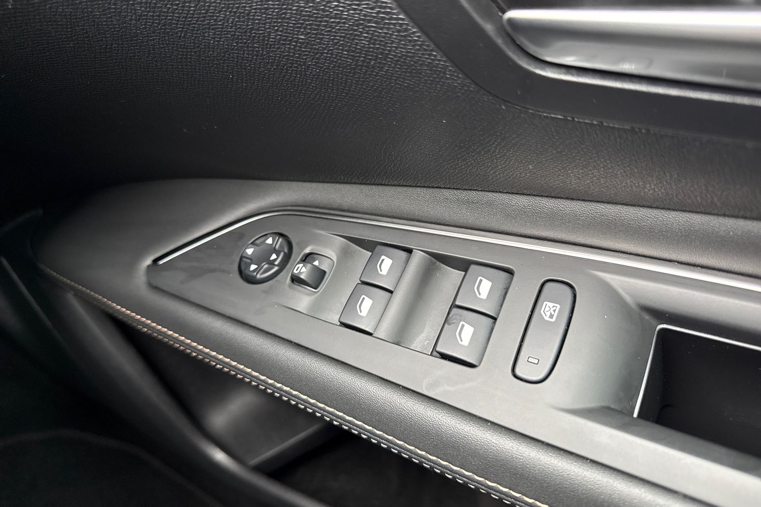 Used Peugeot 3008 2019 for sale - 77220055: Photo 42