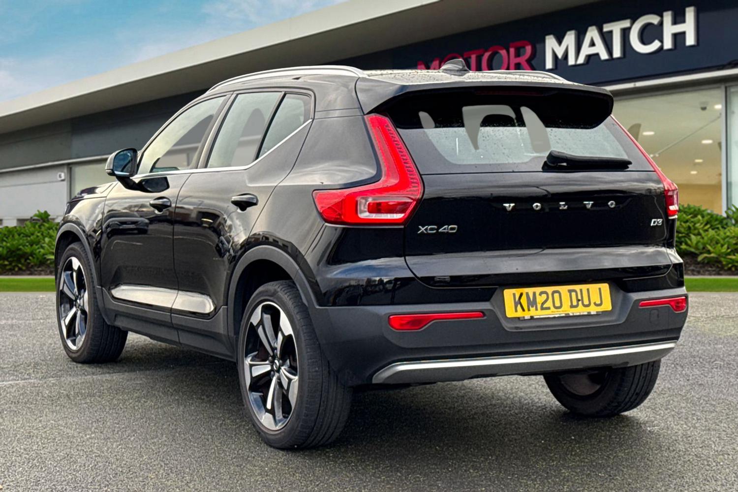Used Volvo XC40 2020 for sale - 76685741: Photo 2