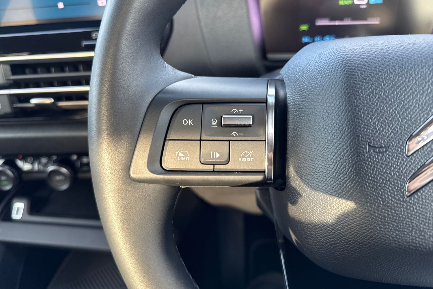 Used Citroen e-C4 X 2023 for sale - 76863245: Photo 39