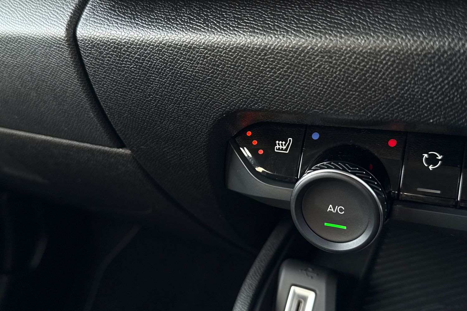 Used Citroen e-C4 X 2023 for sale - 76863245: Photo 56