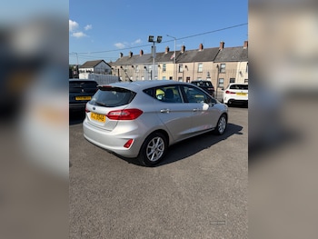 Used Ford Fiesta 2018 for sale - 79159404: Photo