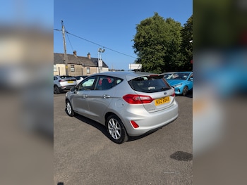 Used Ford Fiesta 2018 for sale - 79159404: Photo