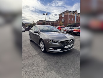 Vauxhall - Insignia