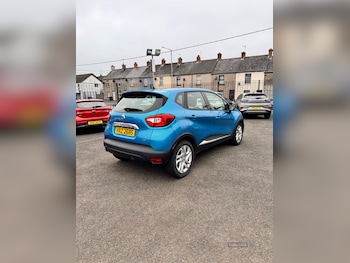 Used Renault Captur 2015 for sale - 76296514: Photo 2