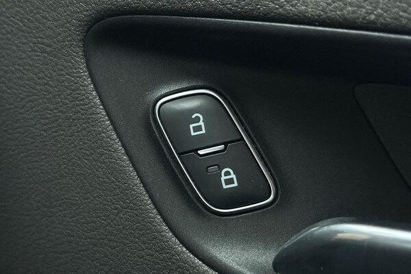 Used Ford Transit Custom 2023 for sale - 75361473: Photo 37