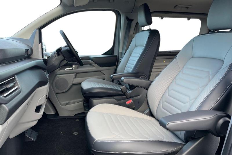 Used Ford E-Tourneo Custom 2025 for sale - 76819269: Photo 10