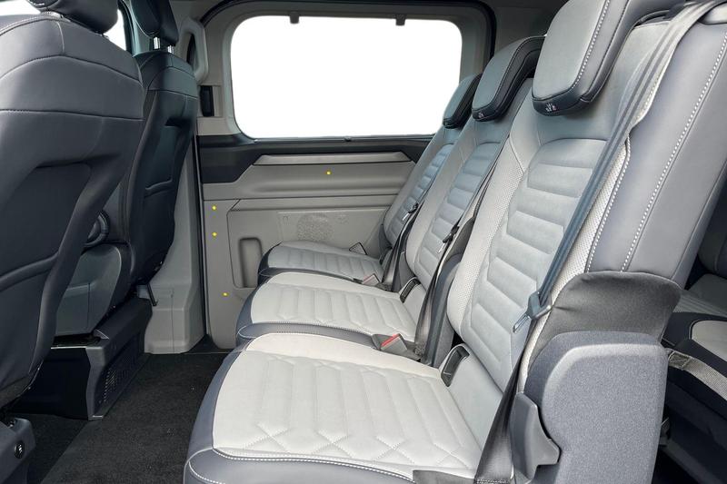 Used Ford E-Tourneo Custom 2025 for sale - 76819269: Photo 11