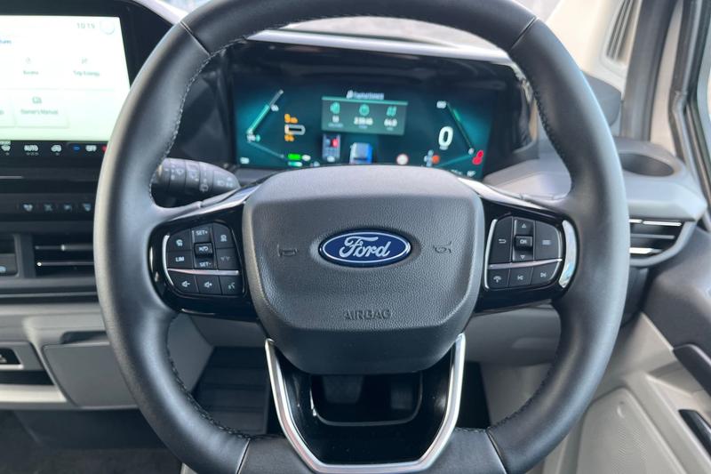 Used Ford E-Tourneo Custom 2025 for sale - 76819269: Photo 19