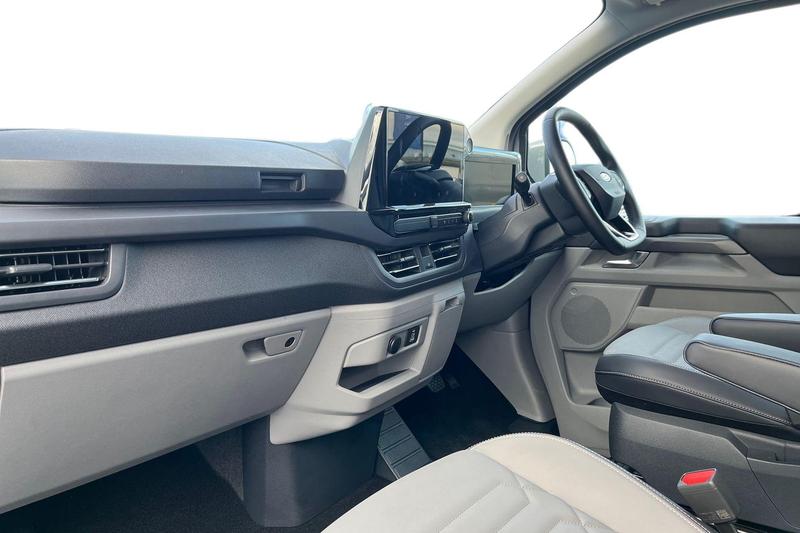 Used Ford E-Tourneo Custom 2025 for sale - 76819269: Photo 4