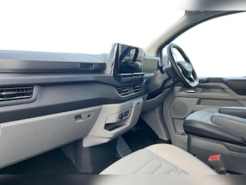 Used Ford E-Tourneo Custom 2025 for sale - 76819269: Photo