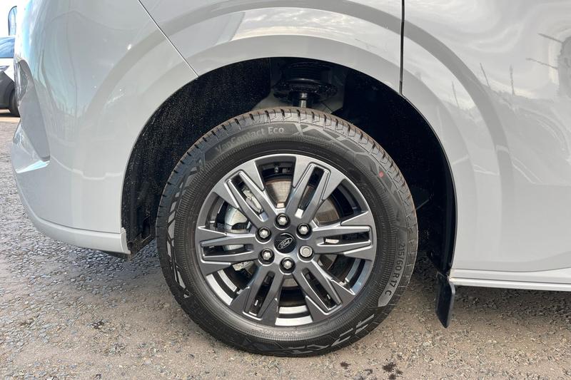 Used Ford E-Tourneo Custom 2025 for sale - 76819269: Photo 8