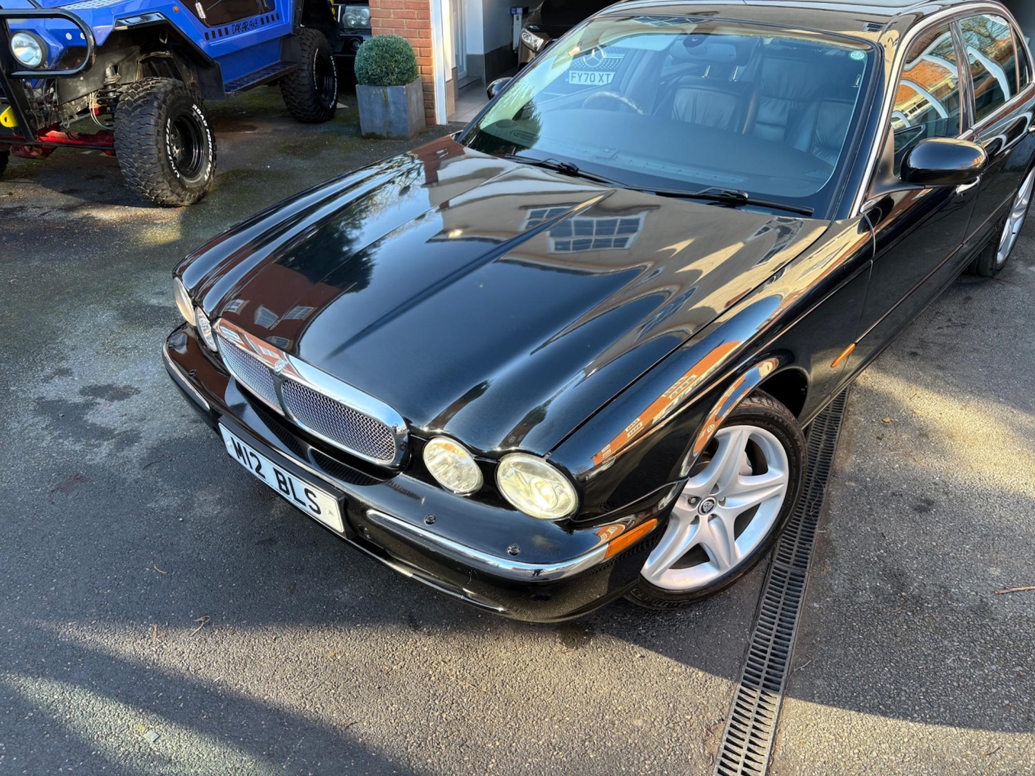 Used Jaguar XJ 2004 for sale - 76992258: Photo 3