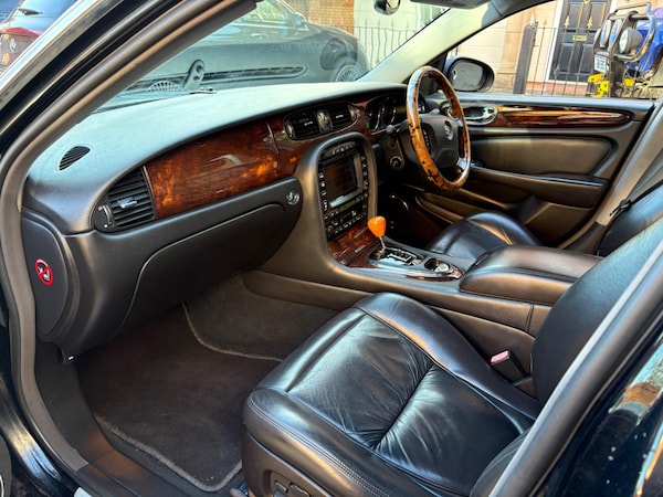 Used Jaguar XJ 2004 for sale - 72890662: Photo 16
