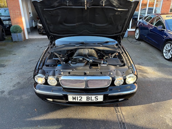 Used Jaguar XJ 2004 for sale - 72890662: Photo 19