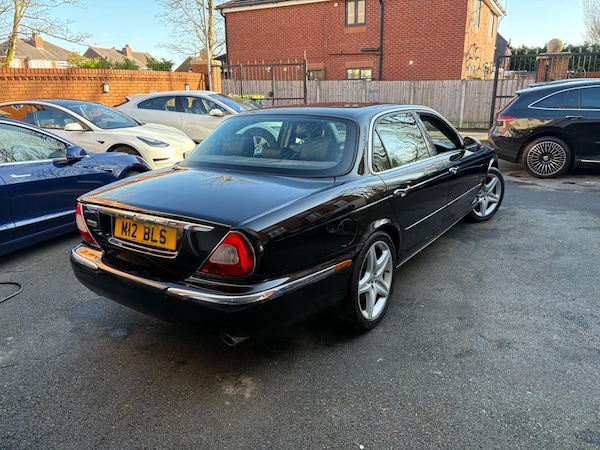 Used Jaguar XJ 2004 for sale - 72890662: Photo 5