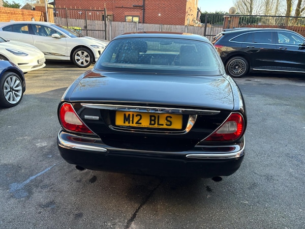 Used Jaguar XJ 2004 for sale - 72890662: Photo 9