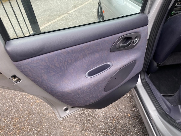 Used Ford Mondeo 1997 for sale - 75687714: Photo 17