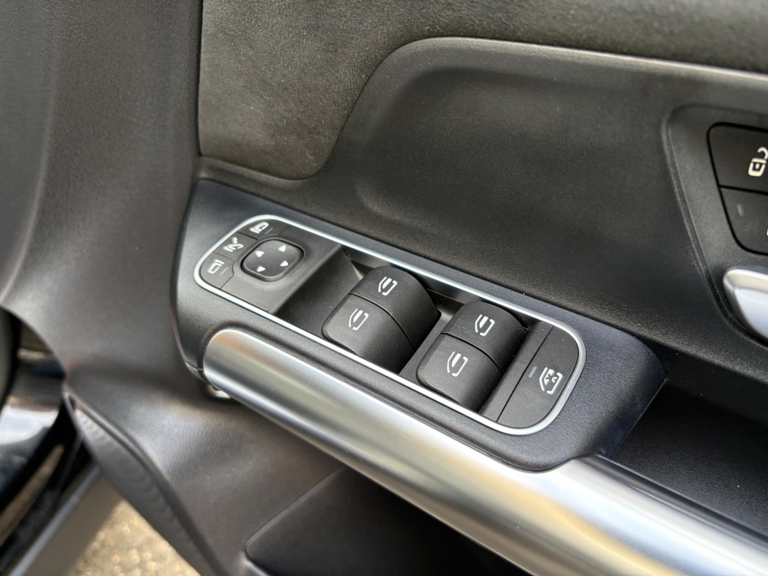 Used Mercedes-Benz EQA 2022 for sale - 76361325: Photo 15
