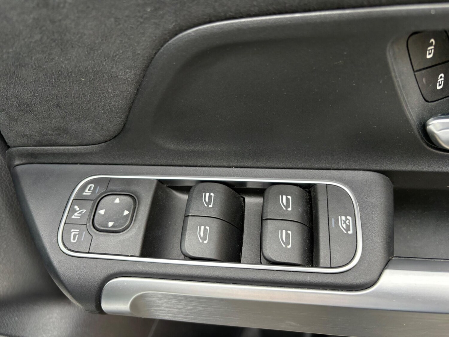 Used Mercedes-Benz EQB 2023 for sale - 77784032: Photo 10