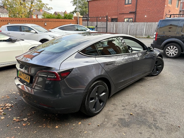 Used Tesla Model 3 2021 for sale - 76246795: Photo 2