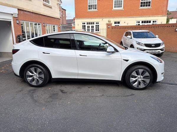 Used Tesla Model Y 2022 for sale - 76239989: Photo 4
