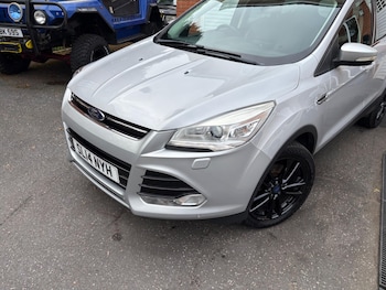Used Ford Kuga 2014 for sale - 76282756: Photo 2