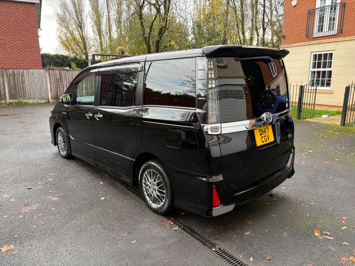 Used Toyota Voxy 2023 for sale - 76522372: Photo 10