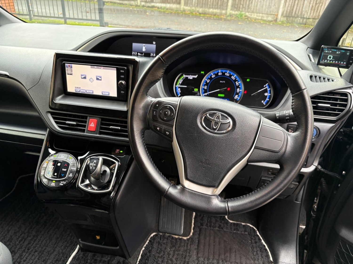 Used Toyota Voxy 2023 for sale - 76522372: Photo 25