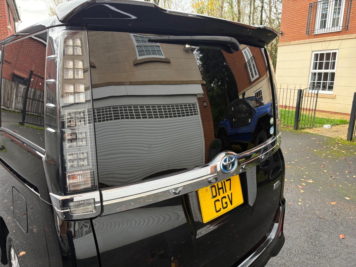 Used Toyota Voxy 2023 for sale - 76522372: Photo 9