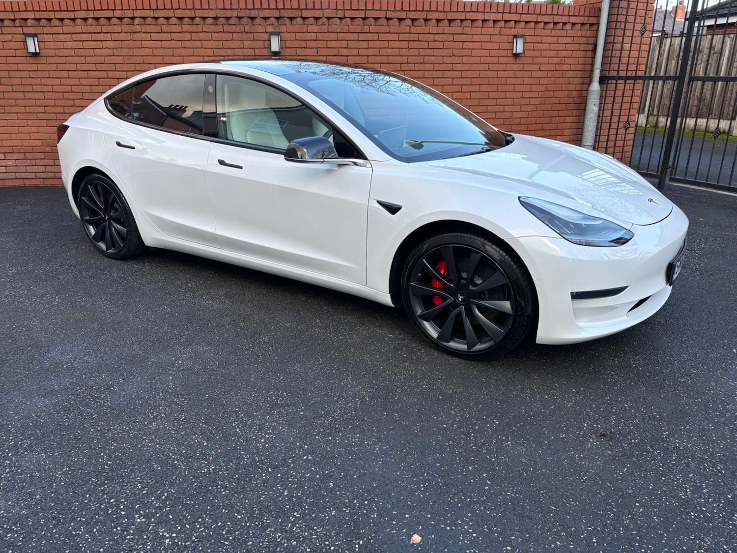Used Tesla Model 3 2019 for sale - 76688582: Photo 2